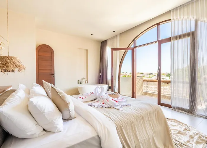Amani 3 New, Luxury, Mediterranean, Private Pool, * Canggu